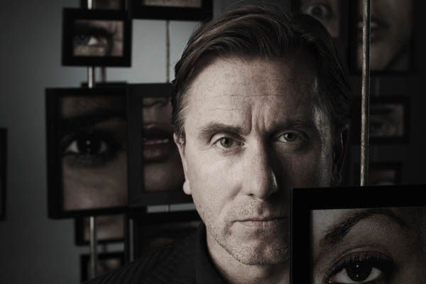 Cal Lightman (Tim Roth) runs The Lightman Group - a team of experts in facial expressions and body language hired by the FBI, police and individuals to tell them who&#039;s lying.