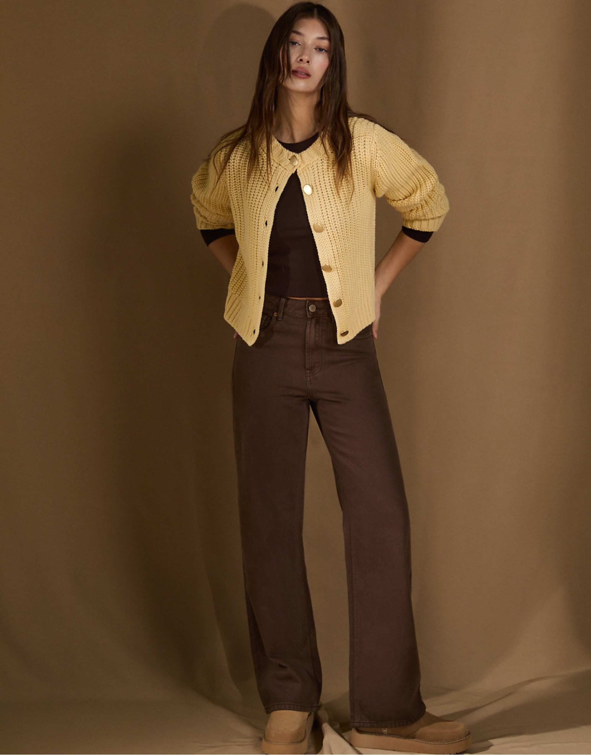 Stradivarius D92 Straight Wide Jeans in Brown