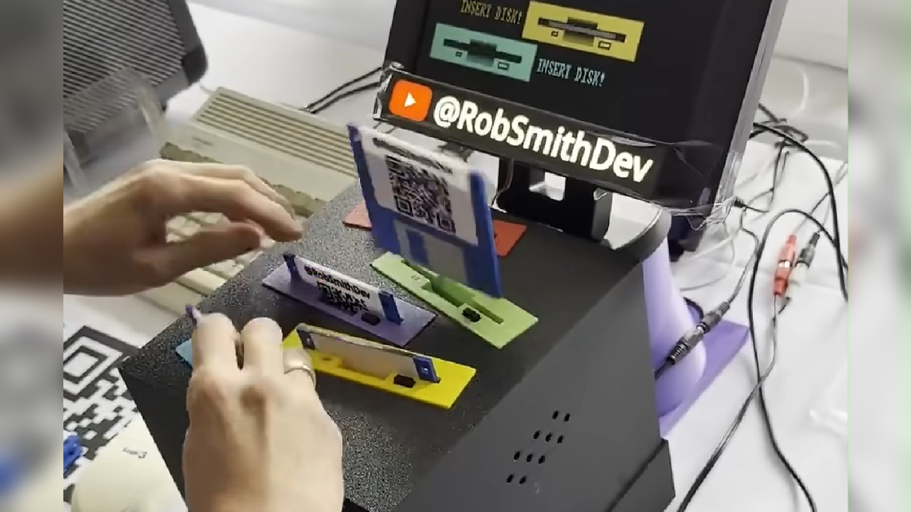 RobSmithDev&#039;s DiskFight, a whack a mole style game with floppy disks