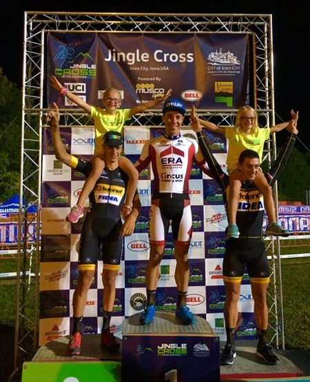 Laurens Sweeck atop the Jingle Cross Day 1 podium flanked by Quinten Hermans and Lars van der Haar