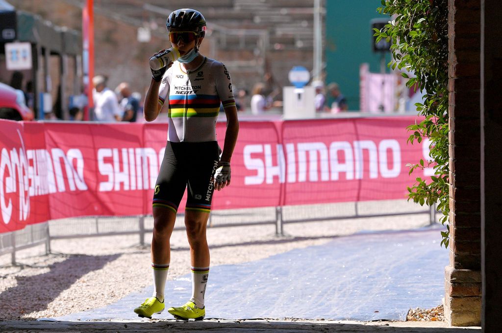 SIENA ITALY AUGUST 01 Start Annemiek Van Vleuten of The Netherlands and Team Mitchelton Scott World Champion Jersey Refreshment Bottle Shadow during the Eroica 6th Strade Bianche 2020 Women Elite a 136km race from Siena to Siena Piazza del Campo StradeBianche on August 01 2020 in Siena Italy Photo by Luc ClaessenGetty Images