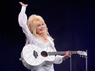 Dolly Parton on the Pyramid Stage