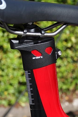 The Dean shares the same kind of seat clamp as the other integrated seatpost frames in the Ridley range.