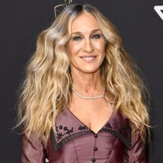 Sarah Jessica Parker attended the Booker Prize 2025 event in a corseted dress and a brand-new Fendi peekaboo bag