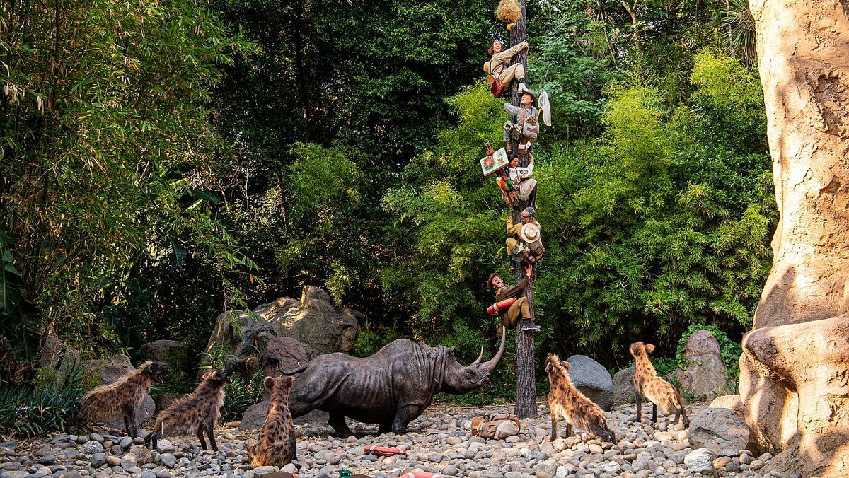 Jungle Cruise Rhino scene