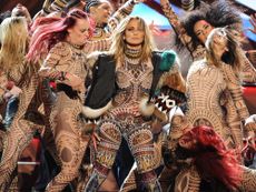 Jennifer Lopez amas 2015 rotator