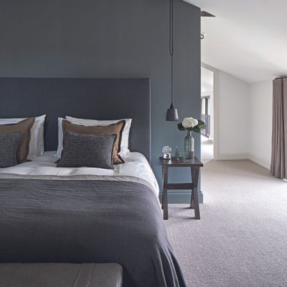 Grey bedroom carpet ideas - 14 stylish ways to make grey flooring work ...