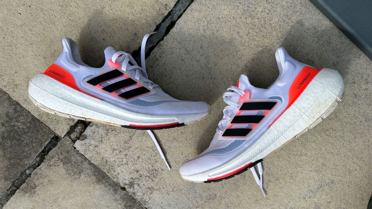 Adidas Ultraboost Light: build and upper
