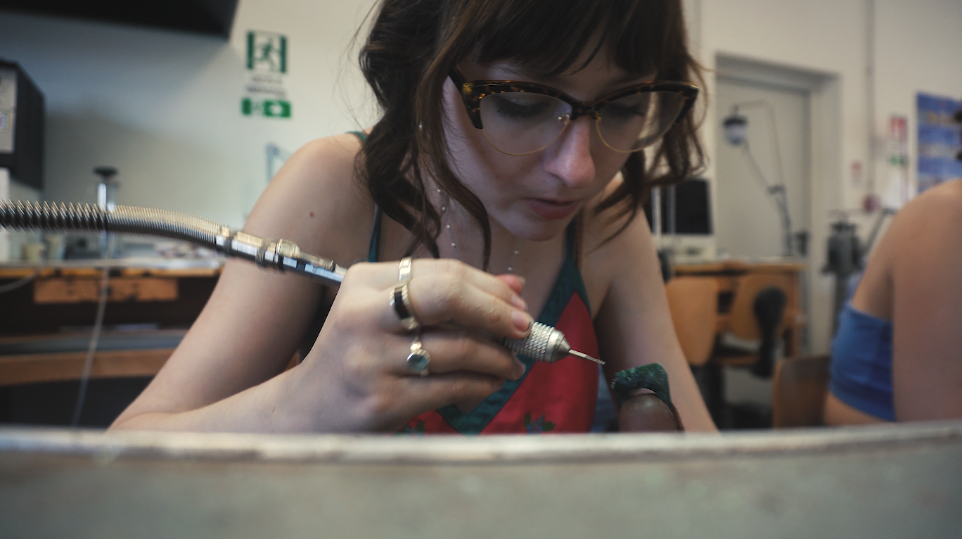 Crafting my wax ring while being lectured by Enza de Pinto.