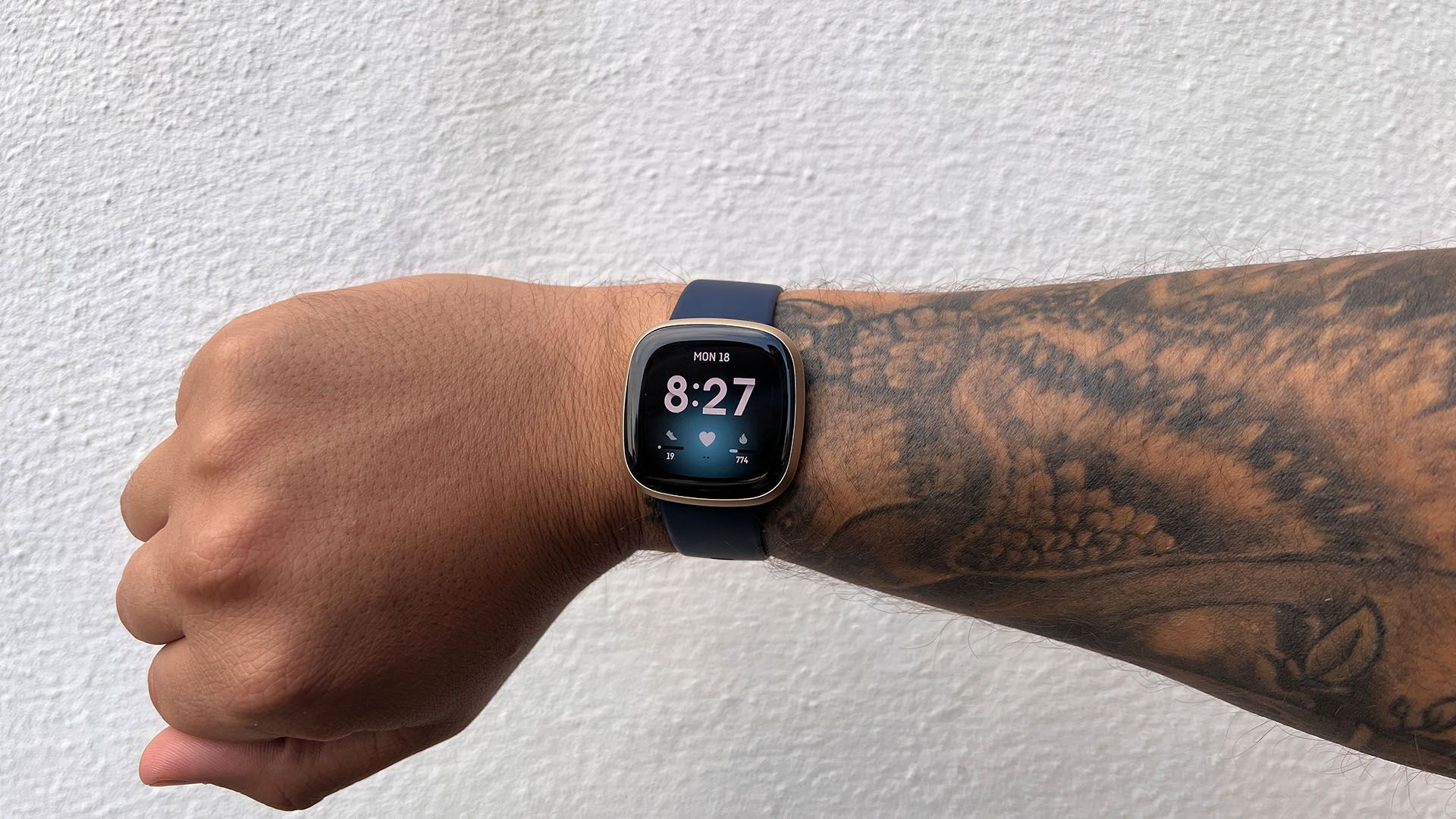 Fitbit Versa 3 vs Versa 4 which Fitbit smartwatch should you by? Fit