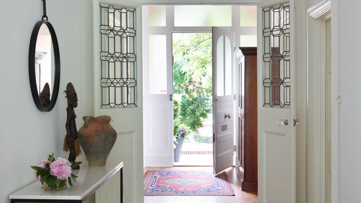 6 colors you should never paint a small entryway – and what shades you should be using instead