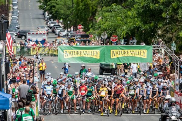 The women lined up for the start.