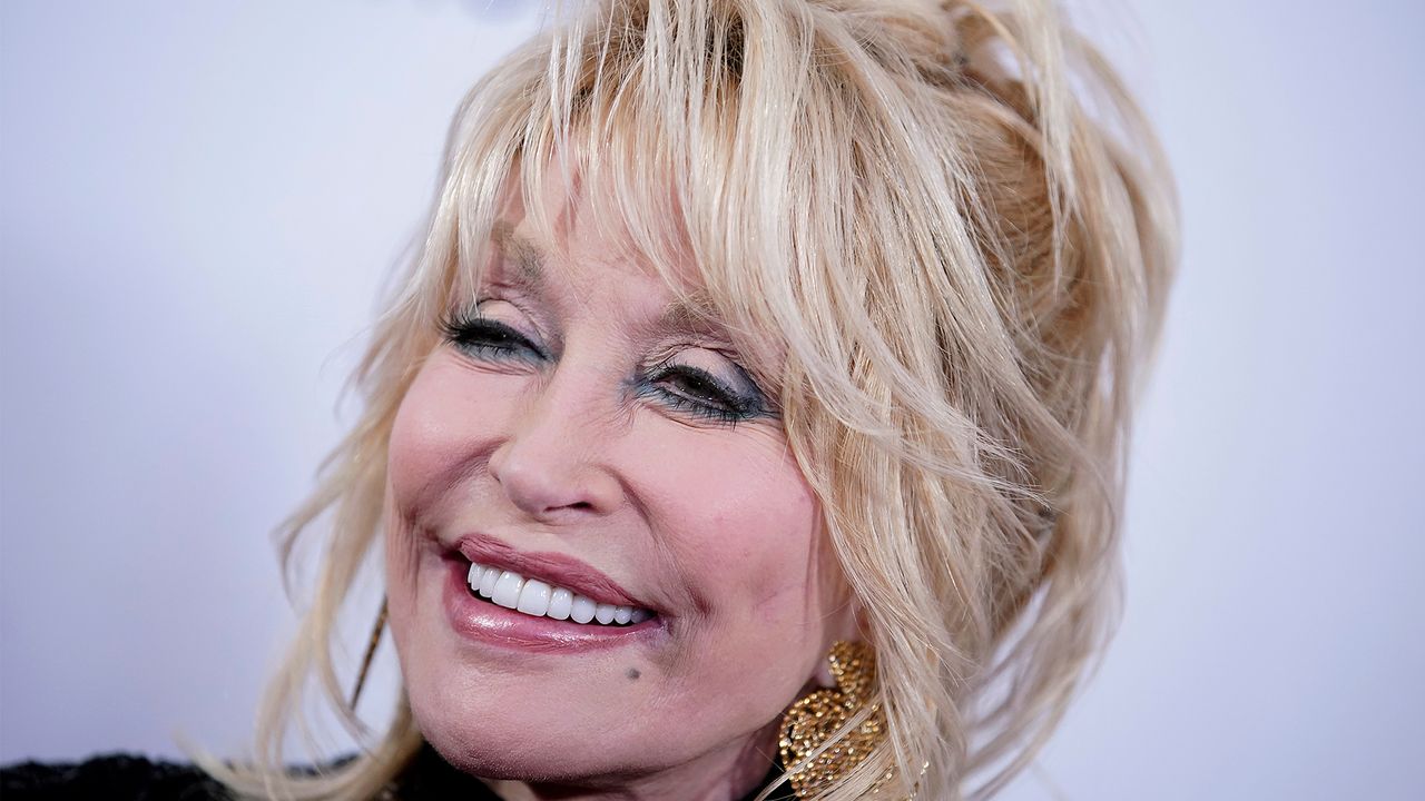 NEW YORK, NEW YORK - NOVEMBER 05: Dolly Parton attends We Are Family Foundation honors Dolly Parton &amp; Jean Paul Gaultier at Hammerstein Ballroom on November 05, 2019 in New York City. (Photo by John Lamparski/Getty Images)