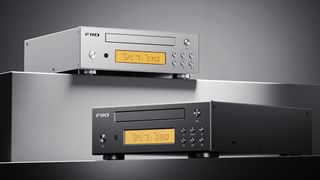 FiiO DP11 in black and silver