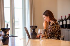 Georgie Hindle tasting en primeur