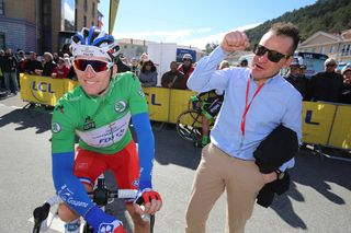 Arnaud Demare hanging out with Thomas Voeckler at the start