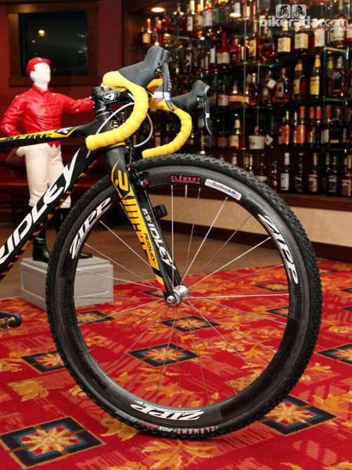 Zipp 303 carbon tubulars are wrapped with Clement tires - the new multi-conditions MXP out back and the more aggressive PDX up front.