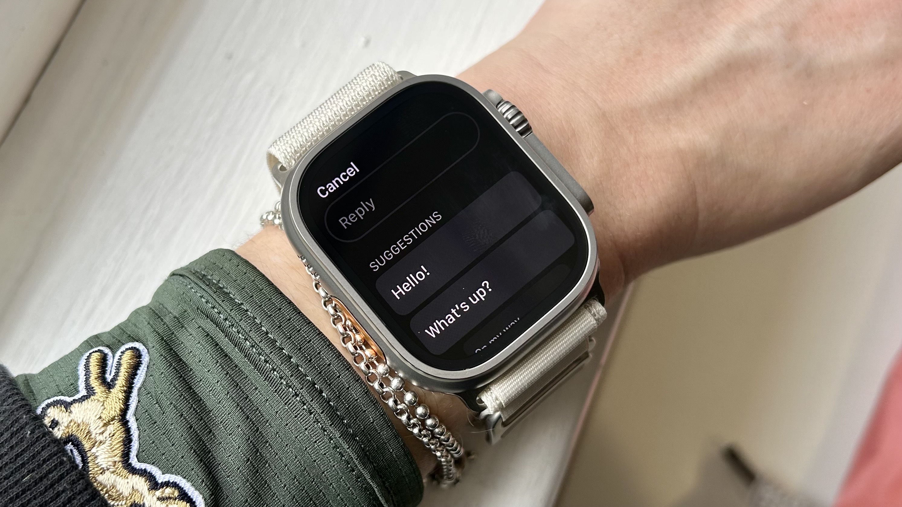 una foto de las respuestas automáticas en el Apple Watch Ultra