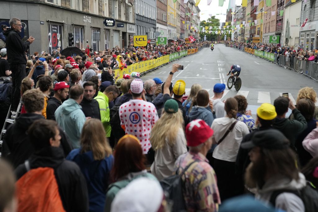 Spectators at Noerrebrogade follow Ineos Grenadiers teams Spanish Jonathan Castroviejo during the 1st stage of the 109th edition of the Tour de France cycling race 132 km individual time trial stage in Copenhagen on July 1 2022 Denmark OUT Photo by Mads Claus Rasmussen Ritzau Scanpix AFP Denmark OUT Photo by MADS CLAUS RASMUSSENRitzau ScanpixAFP via Getty Images