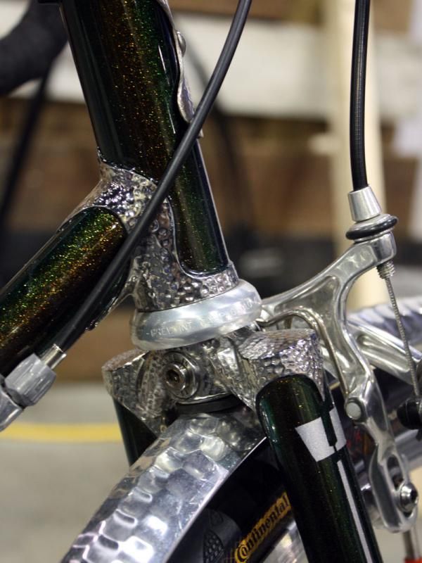 The hammered lugs nicely complement the hammered fenders on this Villin bike.