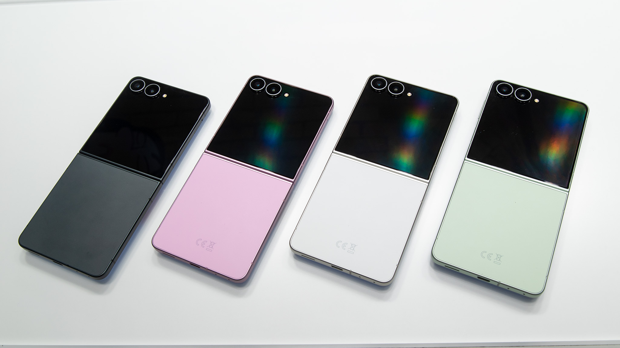 Hands-on with the Samsung Galaxy Z Flip 8