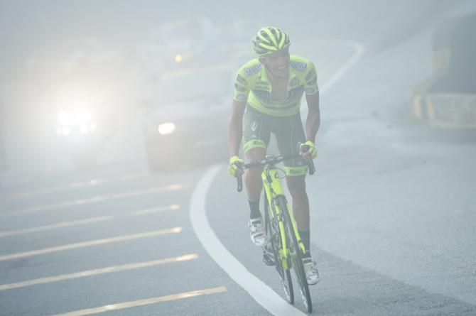 The neon yellow of the Vini Fantini team shows up well in the mist of Genting Highland
