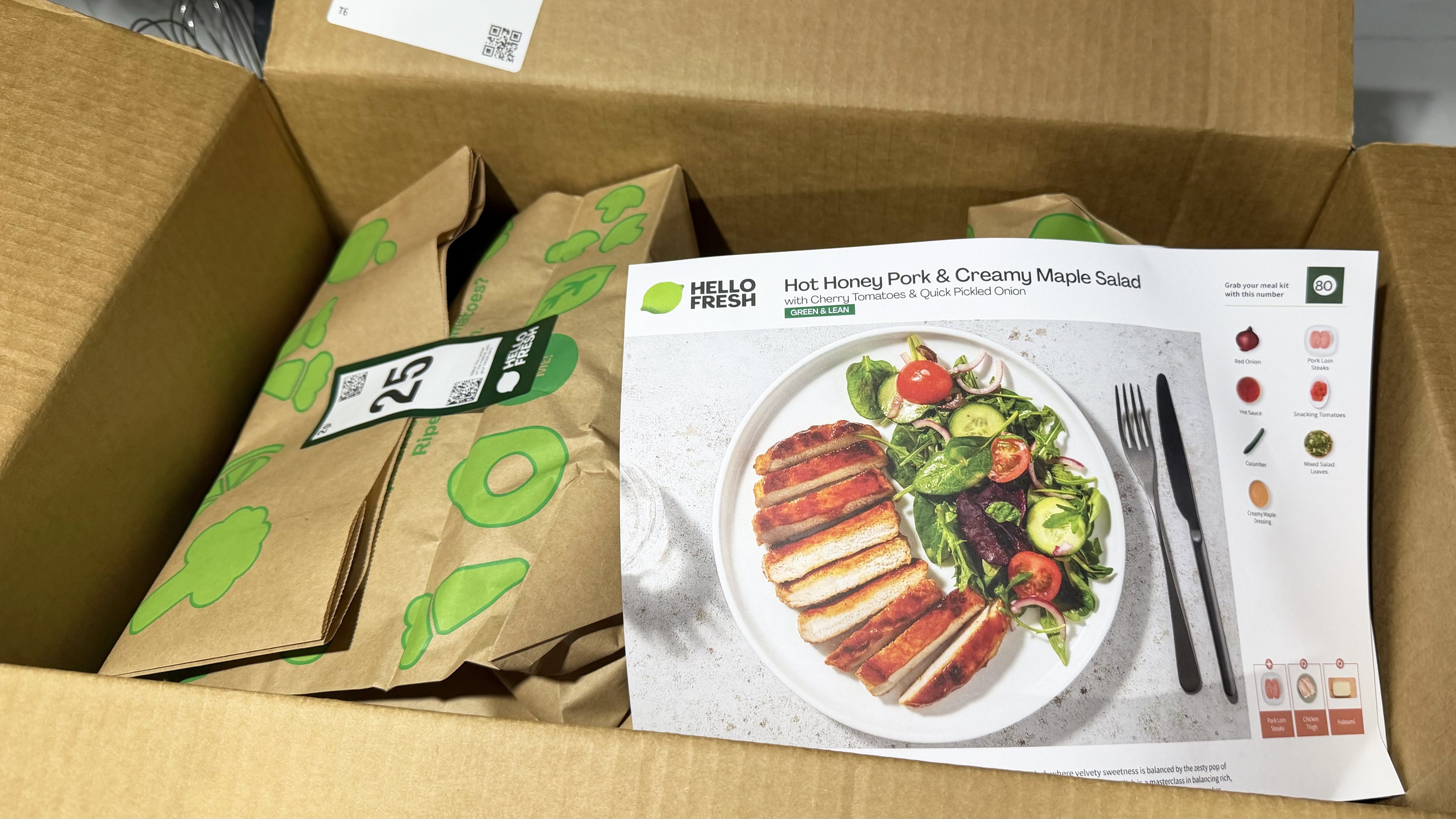 Hellofresh box with recipe cards