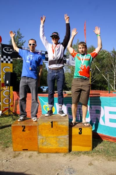 Solo men under 30 podium