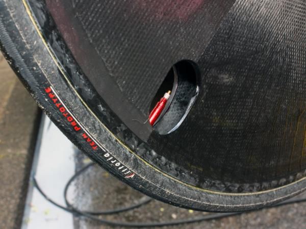 The omission of the foam core helps the new Mavic rear disc shave roughly 200g of weight from the production Comete.