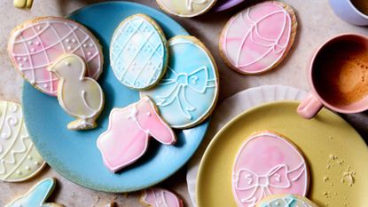 Marbled Easter biscuits 