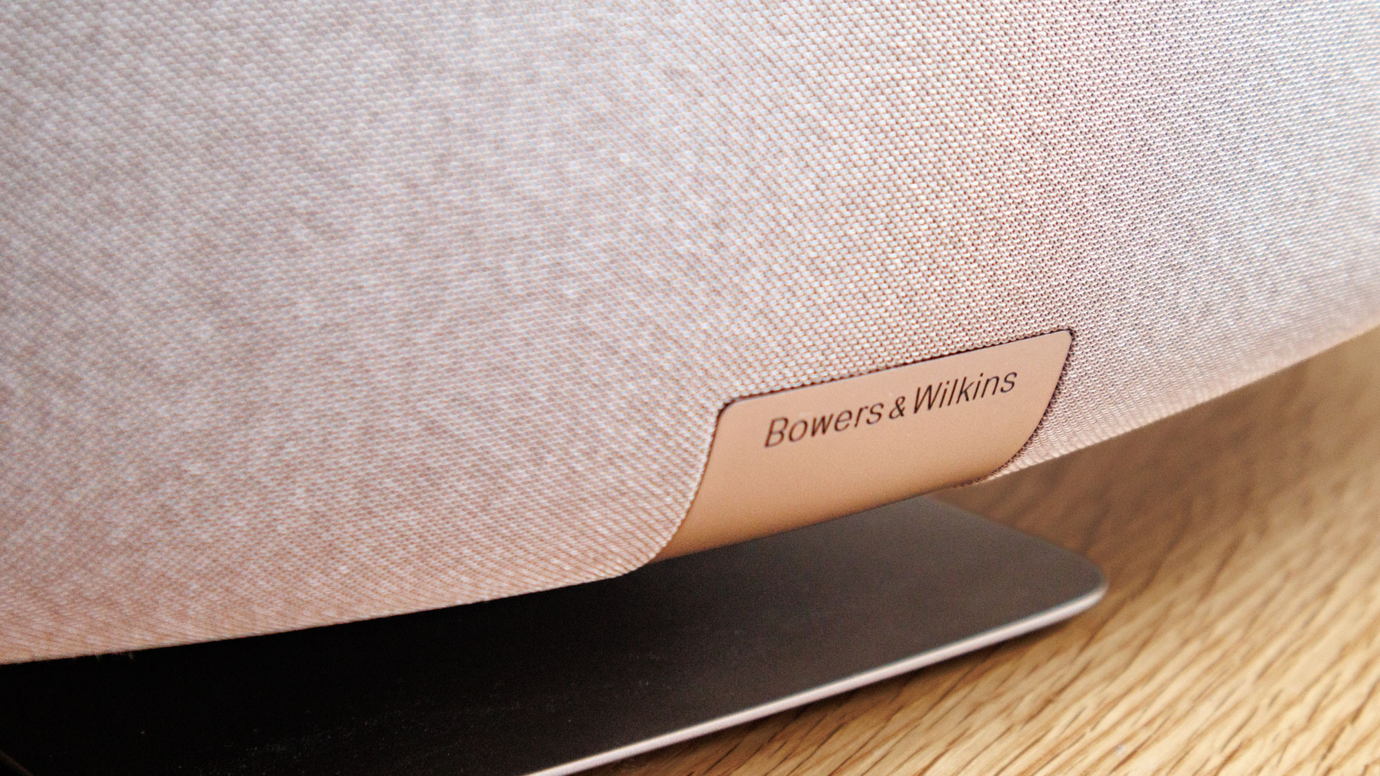 The Bowers & Wilkins logo of the Zeppelin Pro speaker