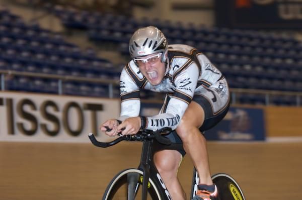 Pete Billington (LTO Velo) on his way to a podium in the 1km time trial.