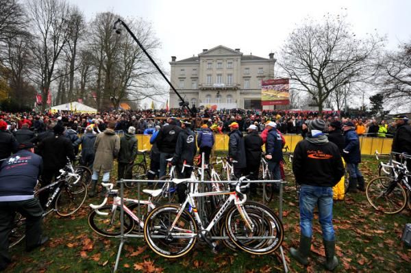 Huge crowds at the finish of the Superprestige Gavere