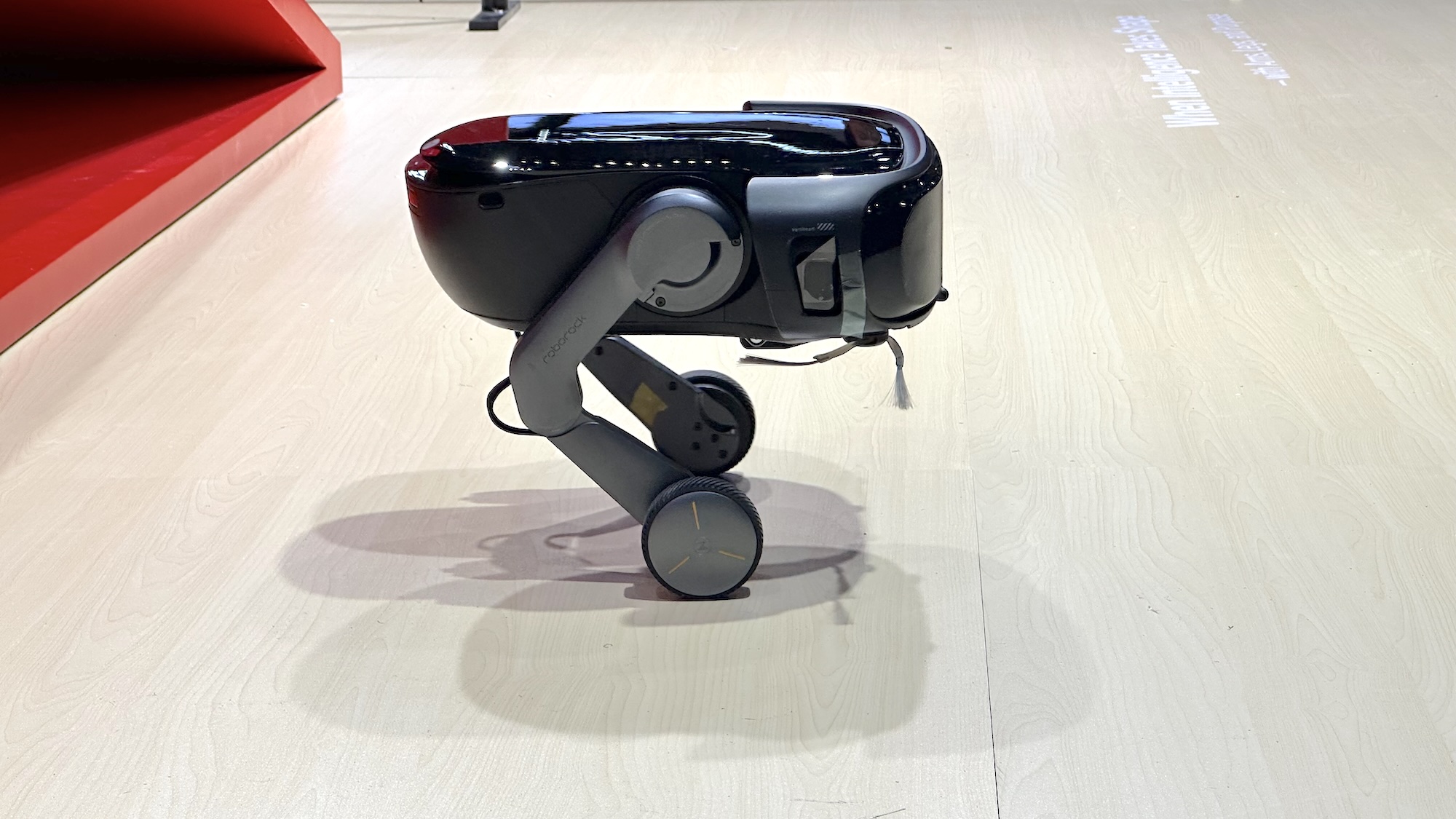 Roborock Saros Rover