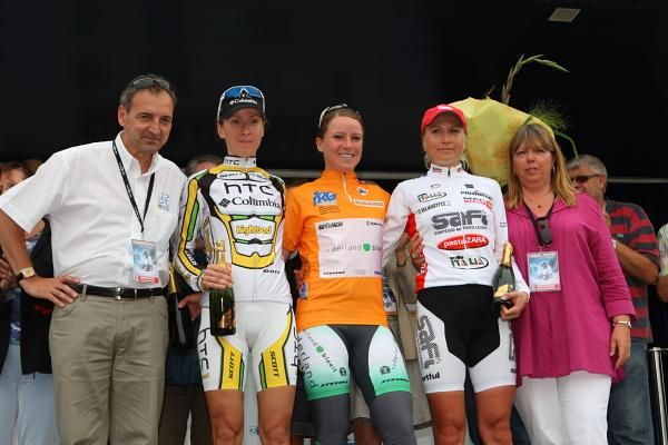 Annemiek Van Vleuten (Nederland Bloeit) won the 2010 Route de France, second was Judith Arndt (HTC - Columbia Women) and third, Olga Zabelinskaya (Safi-Pasta Zara).