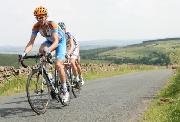 David Millar (Garmin - Transitions) leads the chase group.