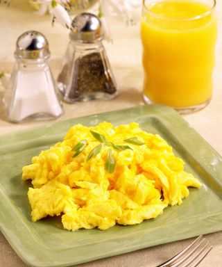 Scrambled eggs from microwave