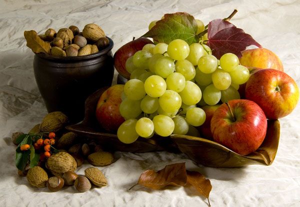 grapes-nuts-plantfoods-100831-02