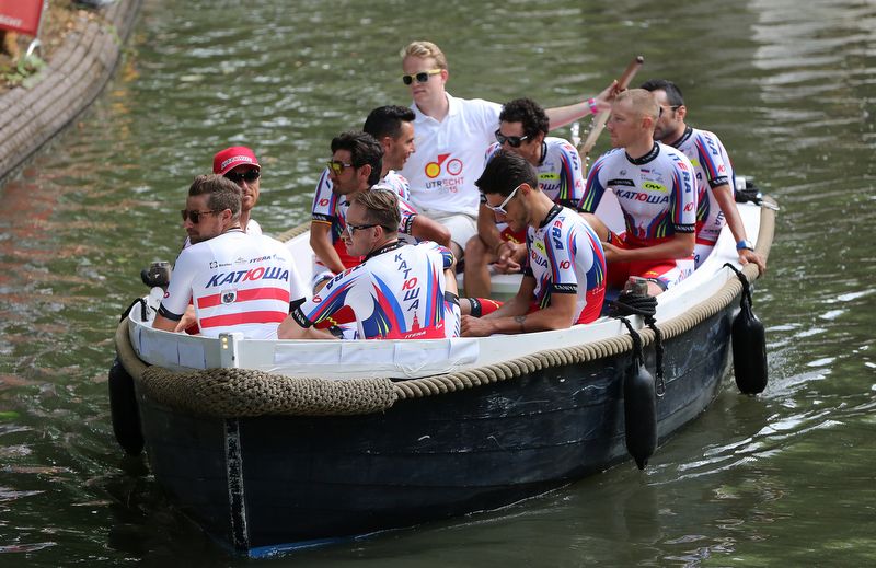 Katusha arrive by boat