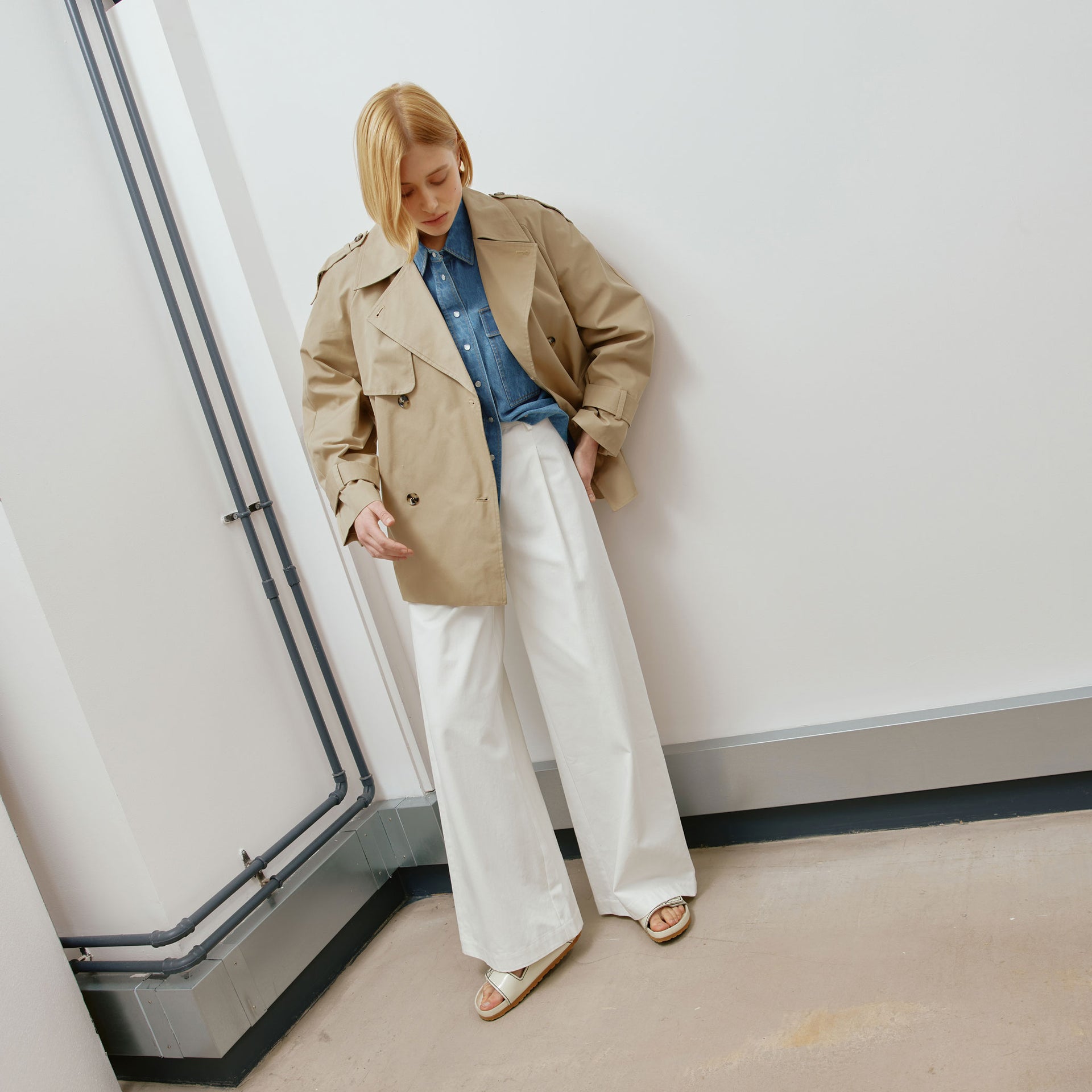 Short Double Breasted Trench Coat - 8