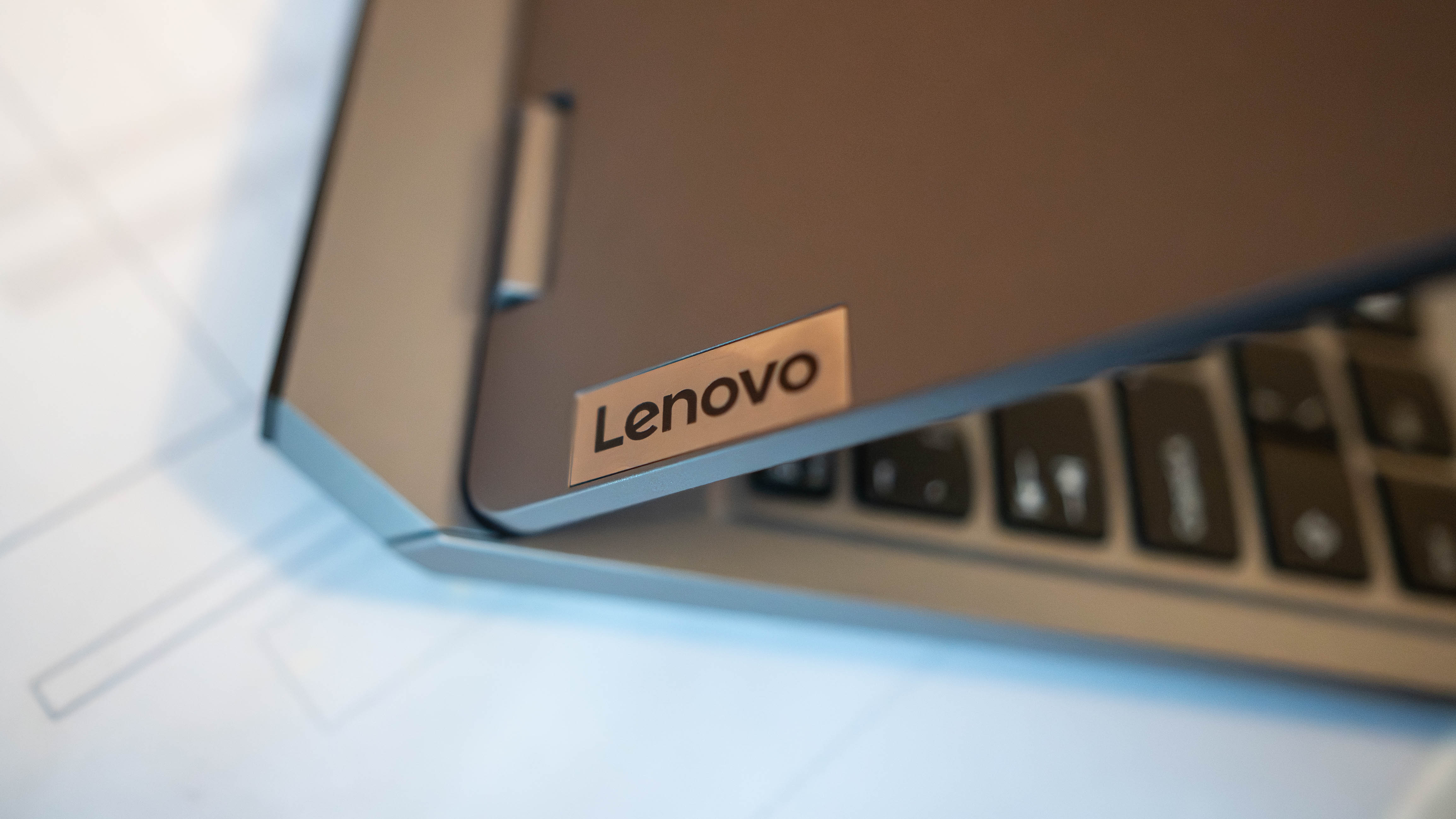Lenovo LOQ 15IAX9