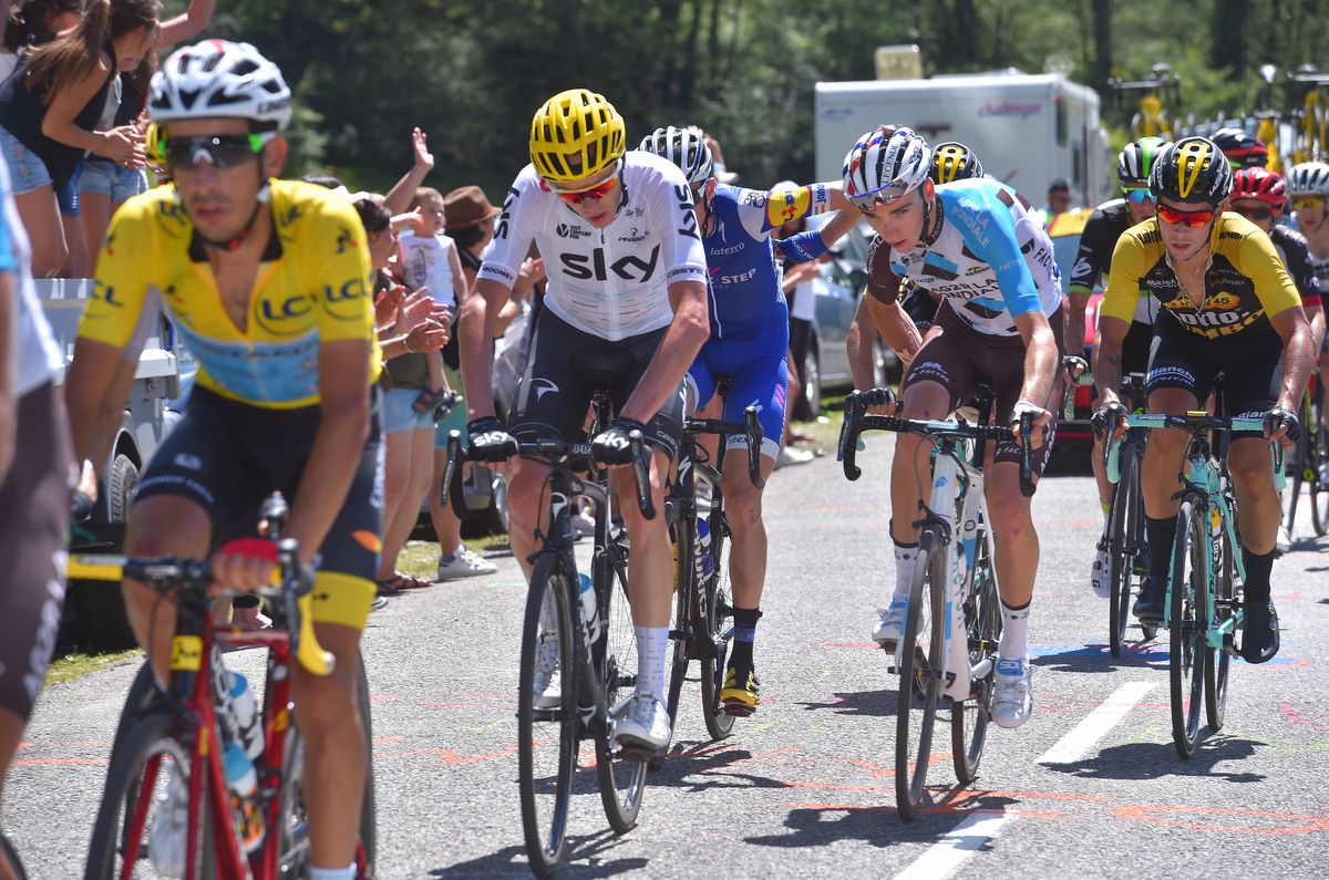 Chris Froome sitting on Fabio Aru's wheel