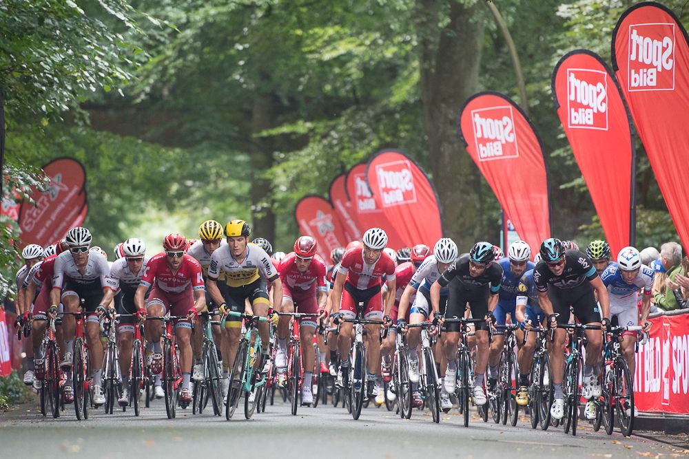 Athletes ride in the pack during the Euroeyes Cyclassics Hamburg