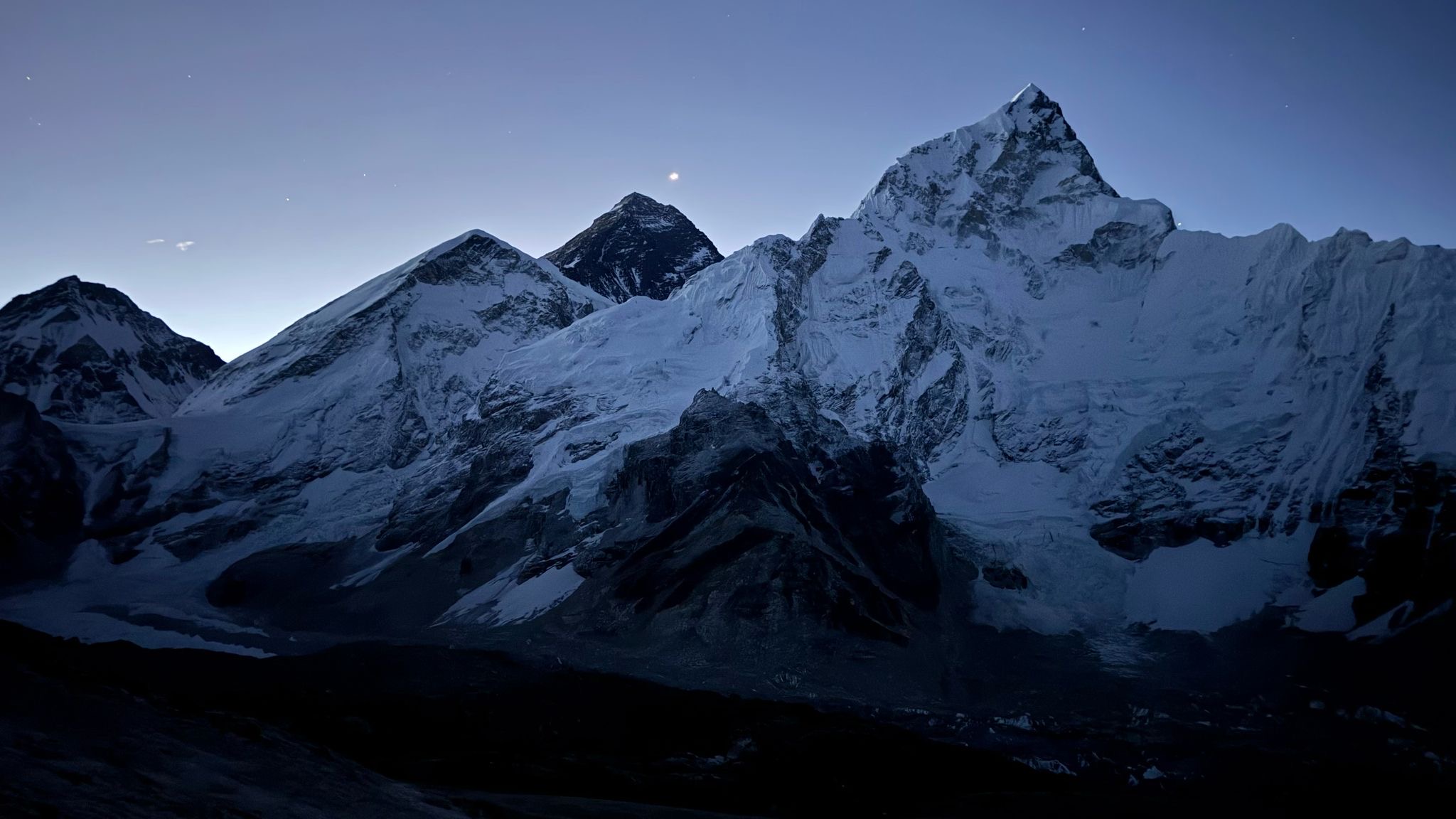 Mount Everest at dawn from Kala Patthar