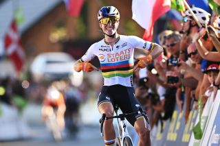 UEC European Championships: World champion Demi Vollering claims solo elite women's victory for dominant Dutch team
