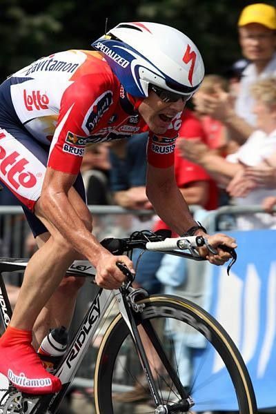 Cadel Evans battled it out with Armstrong in 2005