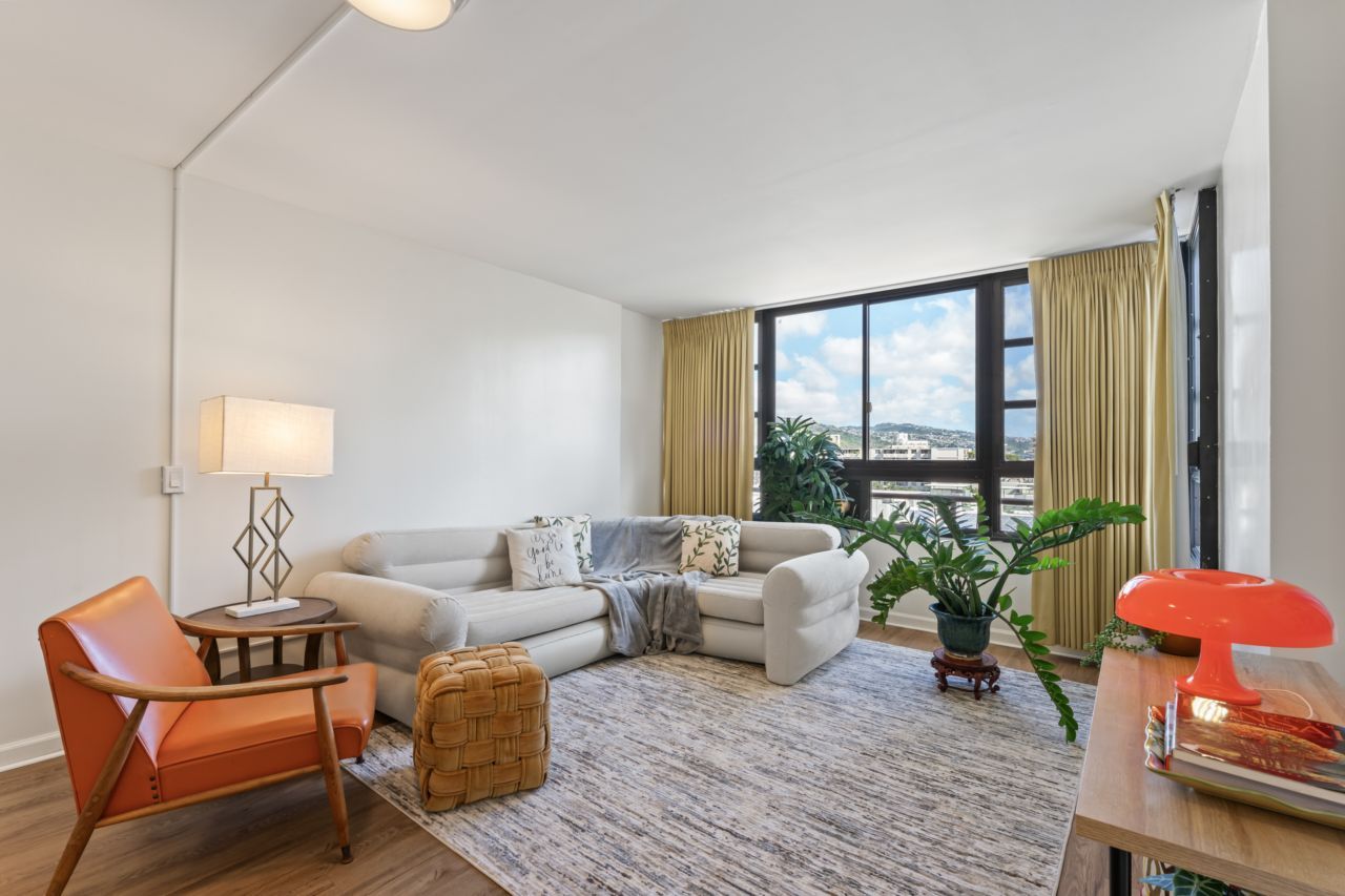An apartment for sale in Honolulu.