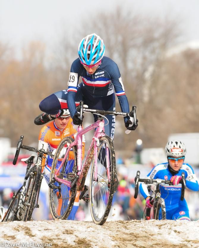 Lucie Chainel-Lefevre (FRA) leading at the first run-up