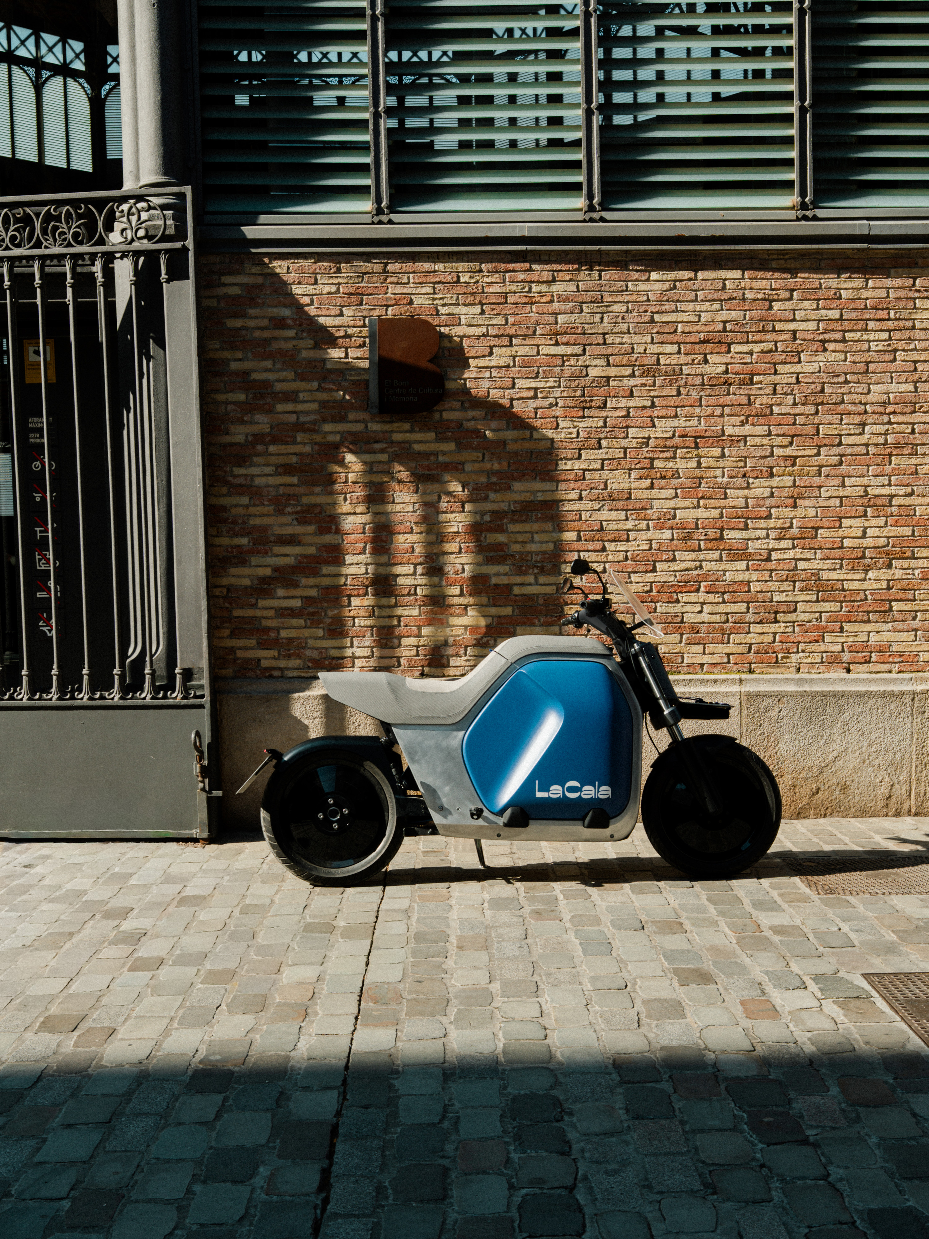 Two electric motorbikes built by designers who don't make motorbikes, figure 2