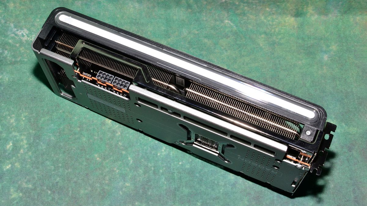 Sapphire RX 7800 XT Nitro+ charts and images